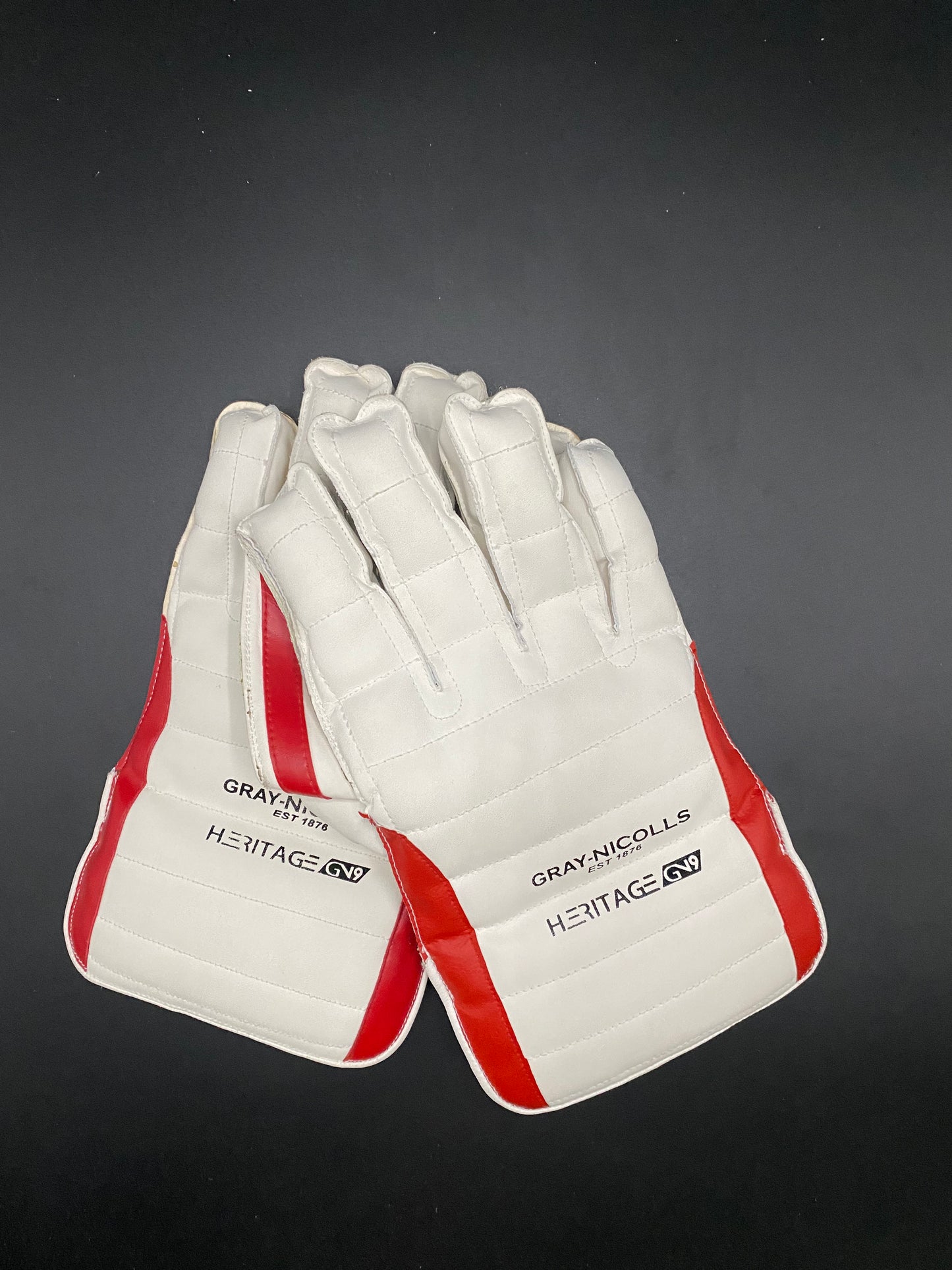 Grey Nicholls Heritage Keeping Gloves - Timeless Craftsmanship