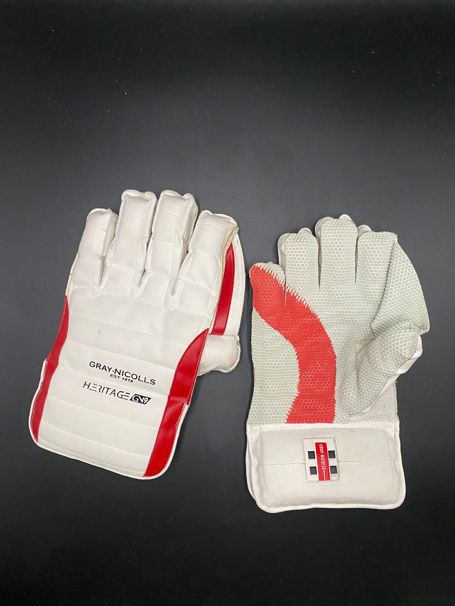 Grey Nicholls Heritage Keeping Gloves - Timeless Craftsmanship