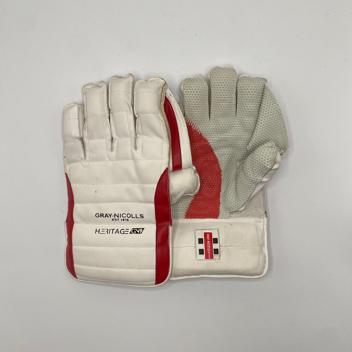 Grey Nicholls Heritage Keeping Gloves - Timeless Craftsmanship